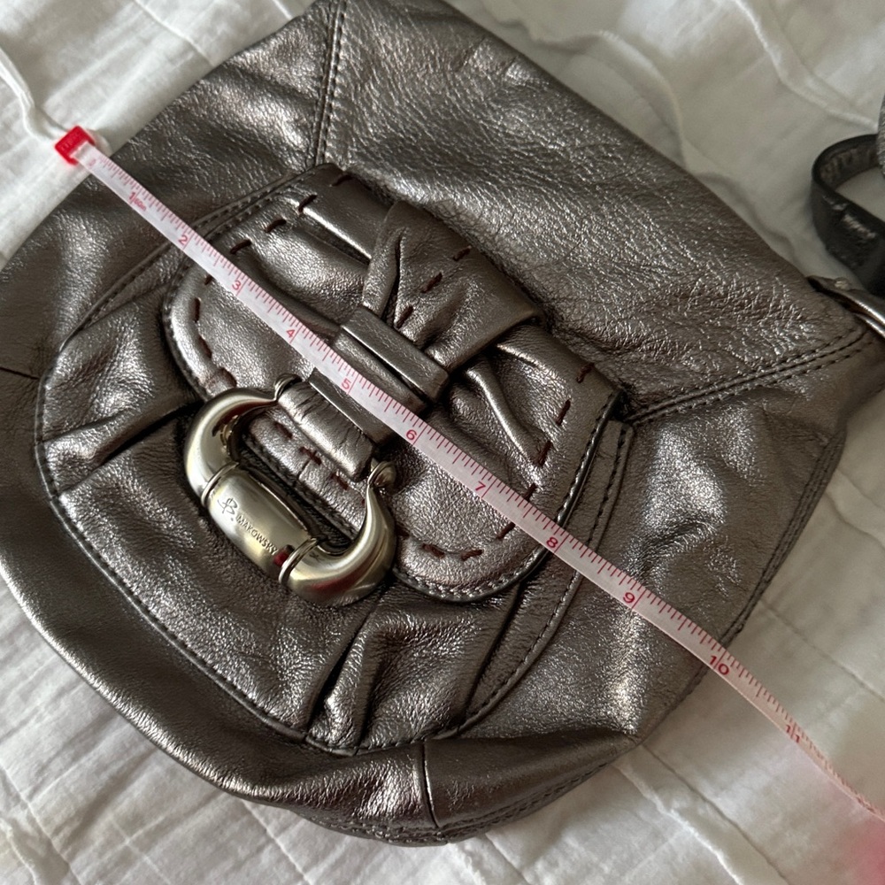 B. Makowsky Metallic Crossbody Bag - Picture 9 of 10